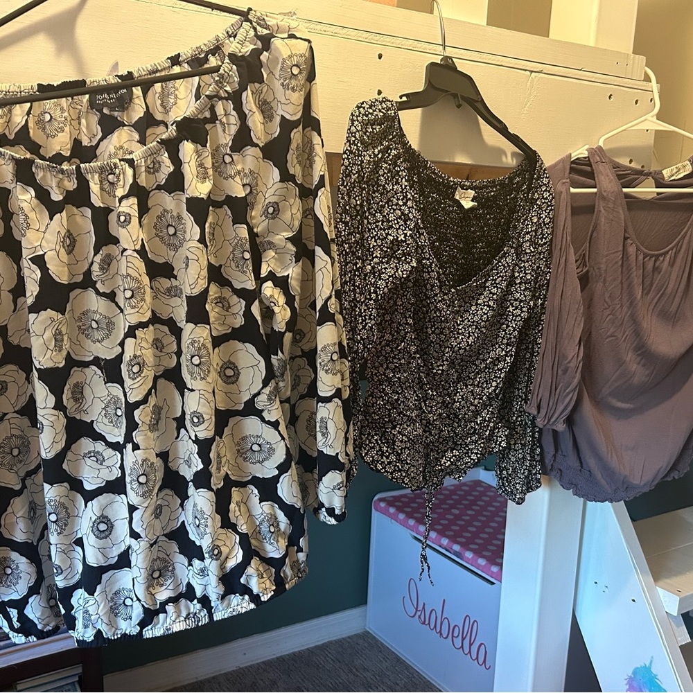 Jones New York Black and White Floral Blouse Bundle